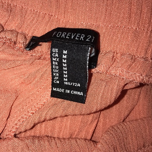 Coral High Waisted flowy shorts - Picture 2 of 3